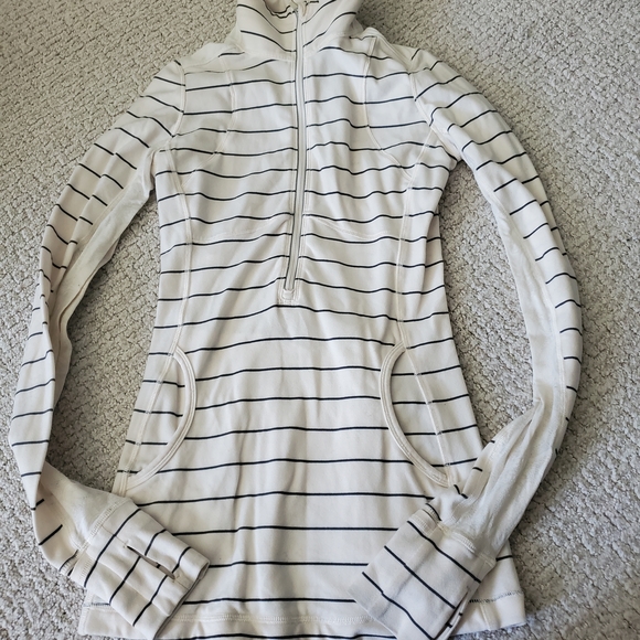 Lululemon Half Zip Like New Lace Accents - Picture 1 of 4